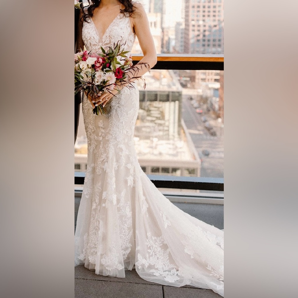 Maggie Sottero Greenley Wedding Dress size 4 (ivory over soft nude)
